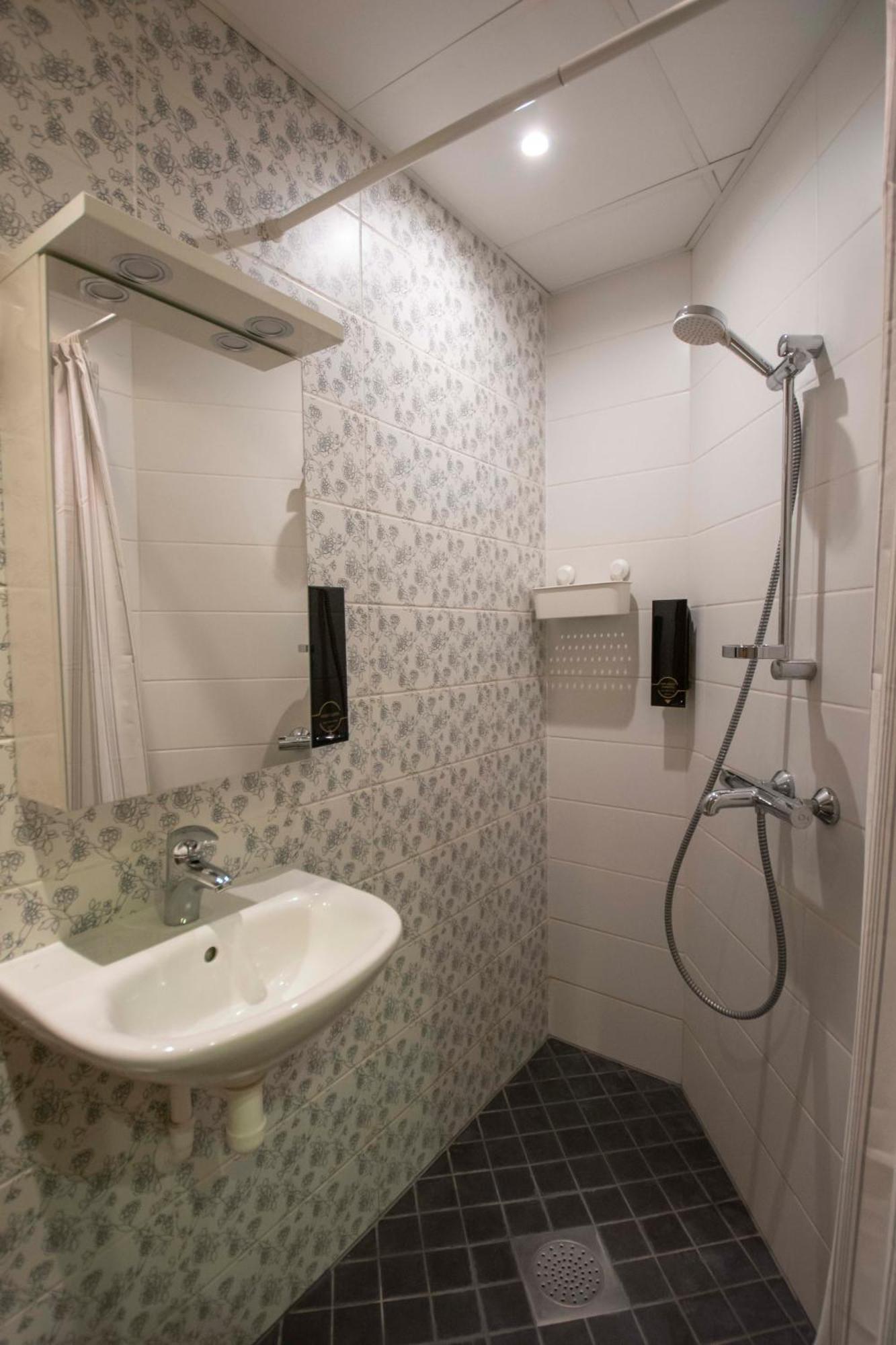 Karlovaidyll 7 - Homey Apartment With Free Parking! Tartu Buitenkant foto